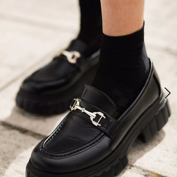 ASOS DESIGN Magnus chunky loafers in black - Picture 3 of 3